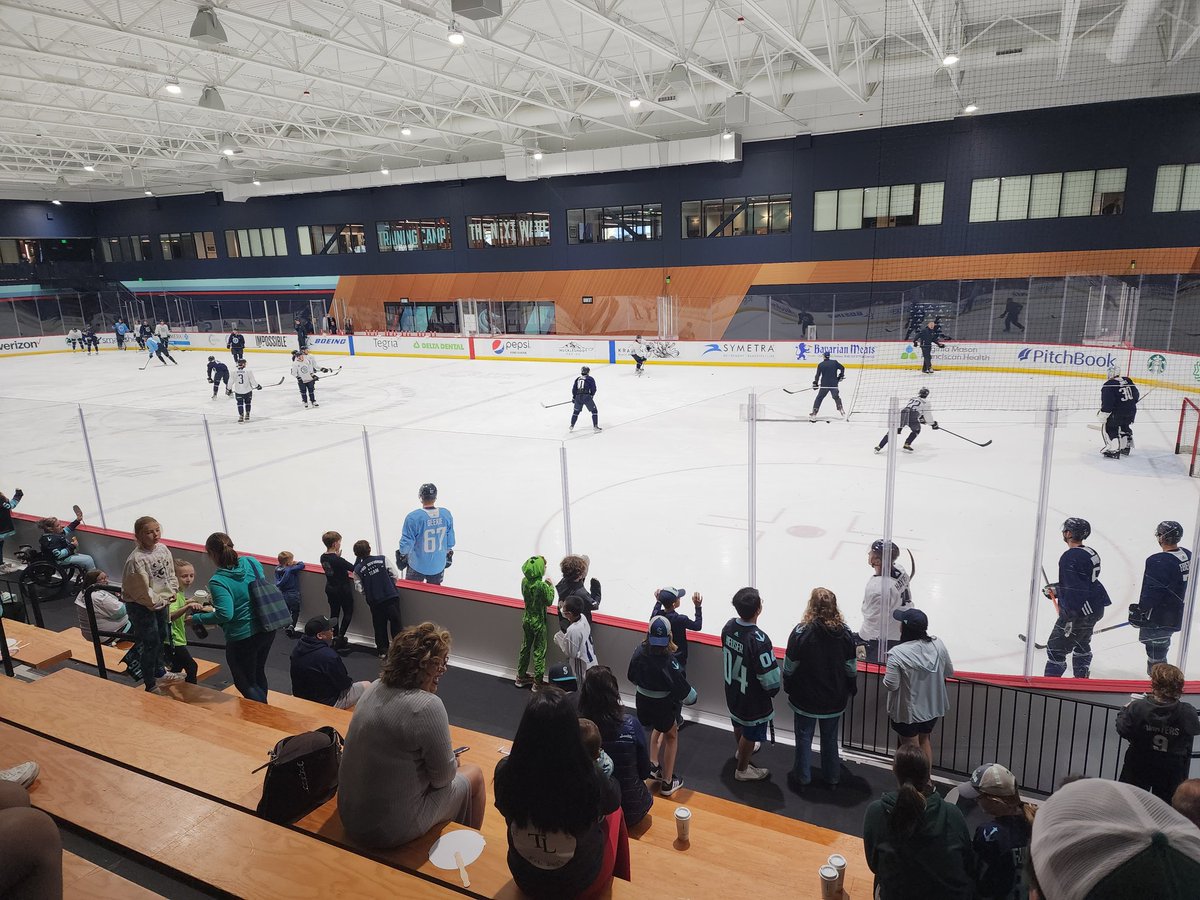 Emerald City Hockey On Twitter In Position For Kraken Practice Big emerald-city-hockey-on-twitter-in-position-for-kraken-practice-big