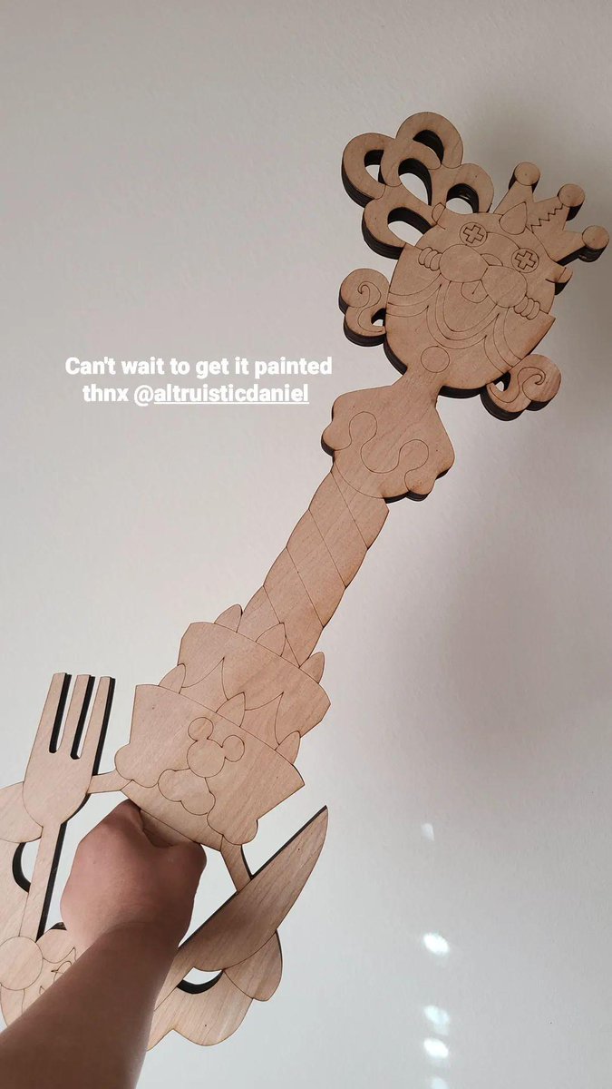 haamiiofficial's tweet photo. MY KEYBLADE IS HEREEE😆😆 https://t.co/WY5zGqqRjK