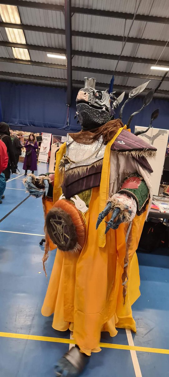 Out and about Skekvar had a great time @Covconuk thanks for having me. Next outing <a href="/stokecontrent/">StokeCONtrent</a> 

#skeksiscosplay
#thedsrkcrystalageofresistance
#jimhenson
