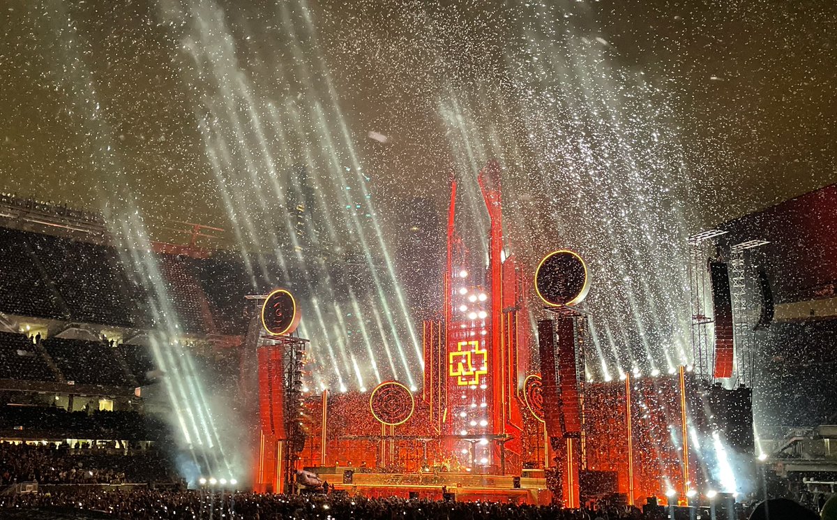 We finally got to see <a href="/RSprachrohr/">Rammstein</a> live (9/3/22)  and it was incredible ♥️
