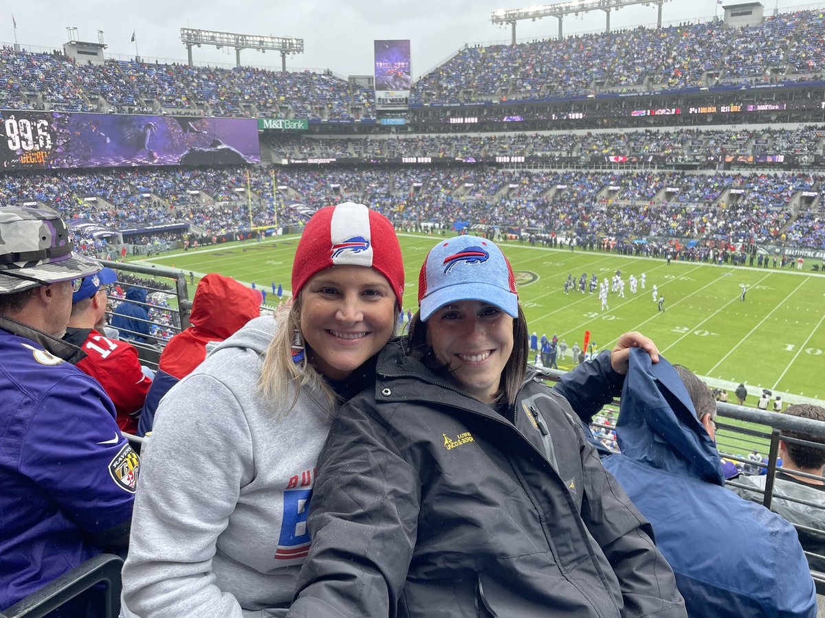 Lindsay Bishop tweet media