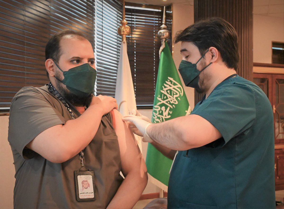 MOH_Madinah's tweet photo. مدير عام الشؤون الصحية بمنطقة المدينة المنورة د.سامي الرحيلي يطلق الحملة الوطنية للتطعيم ضد الانفلونزا الموسمية لموسم شتاء 1444هـ ايذاناً ببدء الحملة من خلال الجهات المقدمة للتطعيم بمراكز الرعاية الأولية والمستشفيات الحكومية والقطاع الصحي الخاص بمنطقة المدينة المنورة
#صحة_المدينة https://t.co/lj3PATVei3