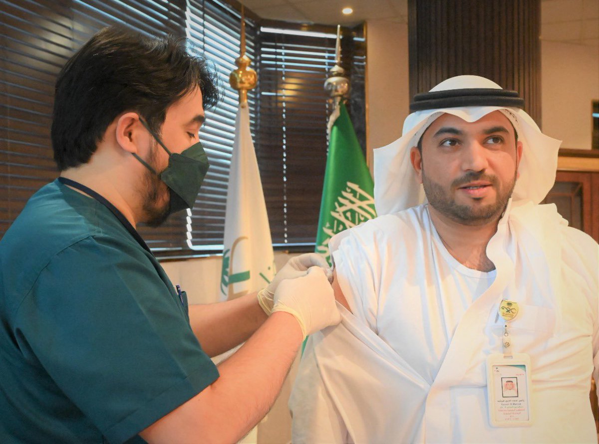 MOH_Madinah's tweet photo. مدير عام الشؤون الصحية بمنطقة المدينة المنورة د.سامي الرحيلي يطلق الحملة الوطنية للتطعيم ضد الانفلونزا الموسمية لموسم شتاء 1444هـ ايذاناً ببدء الحملة من خلال الجهات المقدمة للتطعيم بمراكز الرعاية الأولية والمستشفيات الحكومية والقطاع الصحي الخاص بمنطقة المدينة المنورة
#صحة_المدينة https://t.co/lj3PATVei3