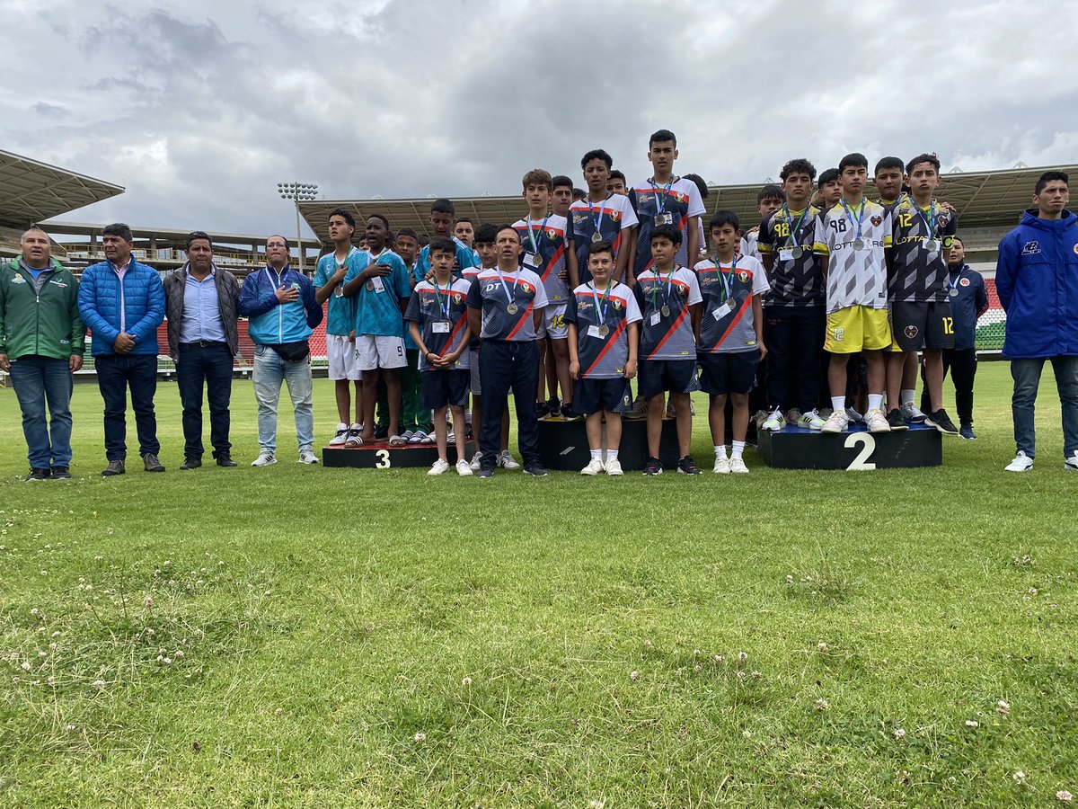 #Intercolegiados | continuamos disfrutando de la fiesta escolar más grande del país, en la categoría Pre juvenil de #Fútbol, el colegio Seminario Diocesano de Duitama fue el gran campeón de este certamen.