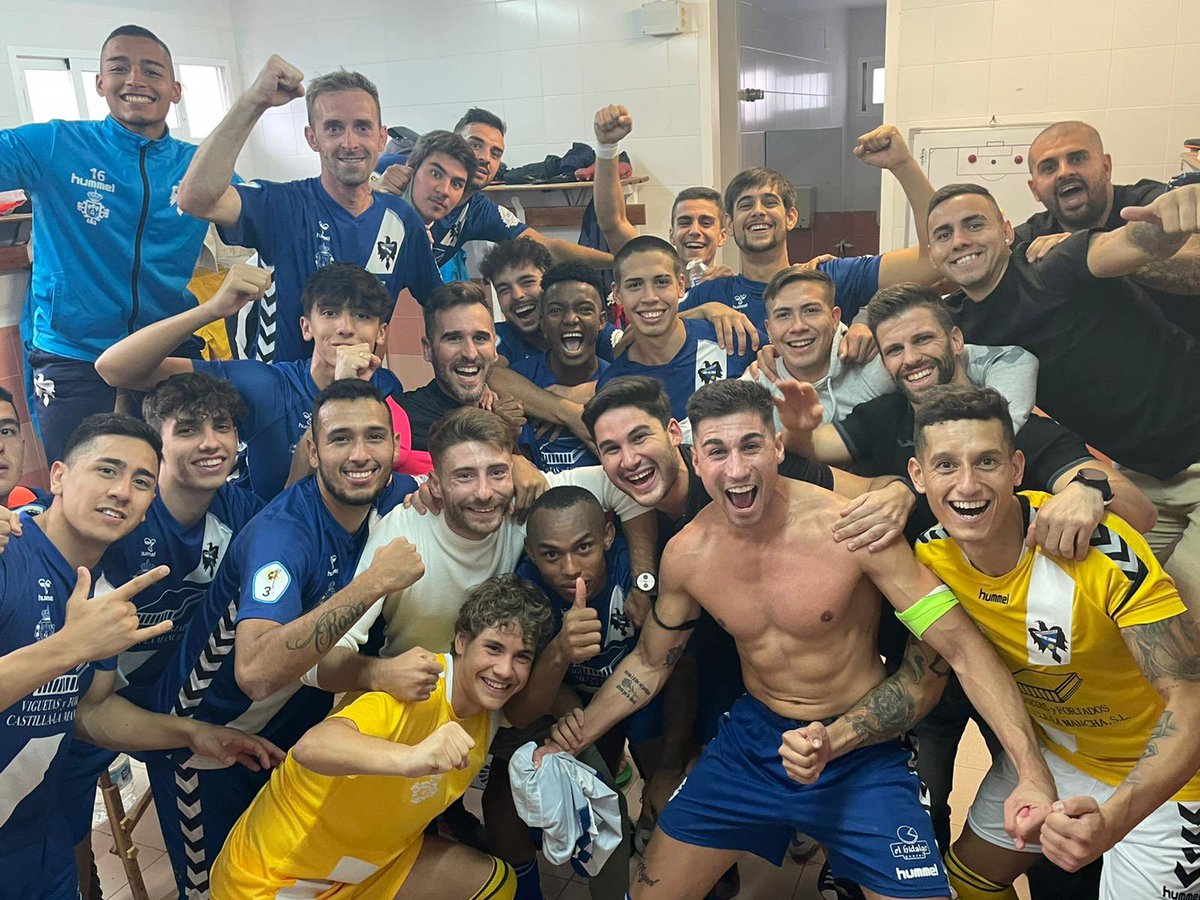 Manzanares_CF_'s tweet image. ¡Vaaaaaaamos equipo! 🍍🚀💙⚽️

➕3️⃣

#JuntosSomosMas💙