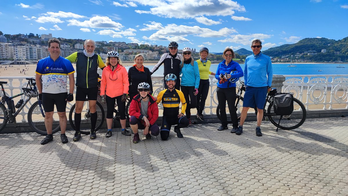 Kolotrip_ES's tweet photo. Impresiona entrar en bicicleta a una ciudad tan bonita como San Sebastián. Gran #viajeenbici por el País Vasco y Navarra y sus #viasverdes #cicloturismo https://t.co/GWwut91uh5