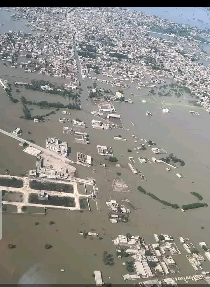 SorathNazir's tweet photo. K.N.Shah is witnessing its second flood in spar of 12 years. People were still paying the price of last ten years and it again took them back for many years. 
Survival wouldn't be possible for many of them.People are homeless and suffering. 
#RehabilitateKnShah https://t.co/K7DAptOhjE