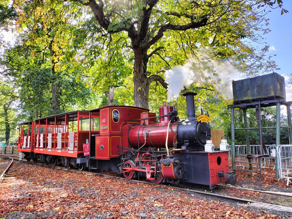 Next open days: Sat 8th &amp; Sun 9th October🚂
Enjoy the enchanting colours of autumn on a trip through beautiful woodland 🍂 🛤️
On Sat 8th, vintage cars will be on display in the yard while trains are running🚙
Open 11am-4pm both days (1/2)
#steam #stradbally #laois #heritage