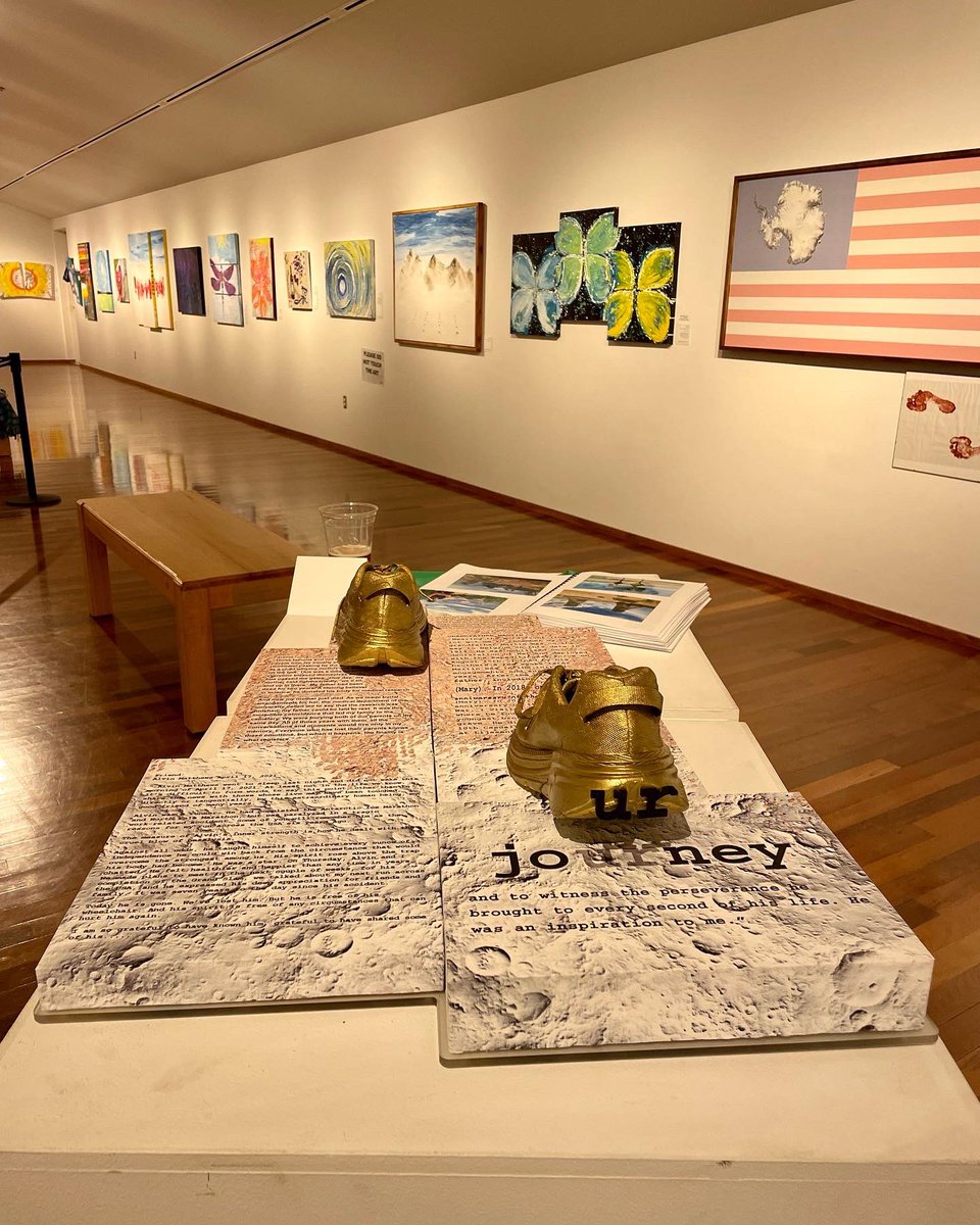 RichardDonovan7's tweet photo. American artist Annie Young has a fantastic exhibition in Minnesota about her trip to @AntarcticIceMar. Annie became blind in her 30s and her art is guided by her mind’s eye, illustrating stories of competitors through painting, sculpting &amp; other mediums https://t.co/OxHxoWKQn7 https://t.co/wh6TYKyz8w