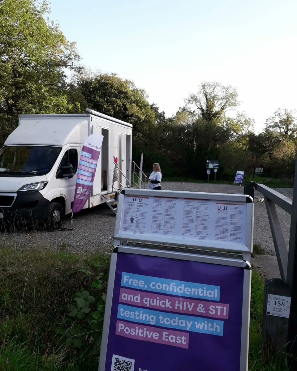 TrescaLouise's tweet photo. Ivana Test, Kat and me doing a Positive East HIV and STI outreach and testing session
#freerapidHIVtest
#freecondoms
#STIscreen
#PEP #PrEP #UequalsU
#RedRun2022
#volunteerwithus
#rootedincommunity https://t.co/o4U6MMEU9S