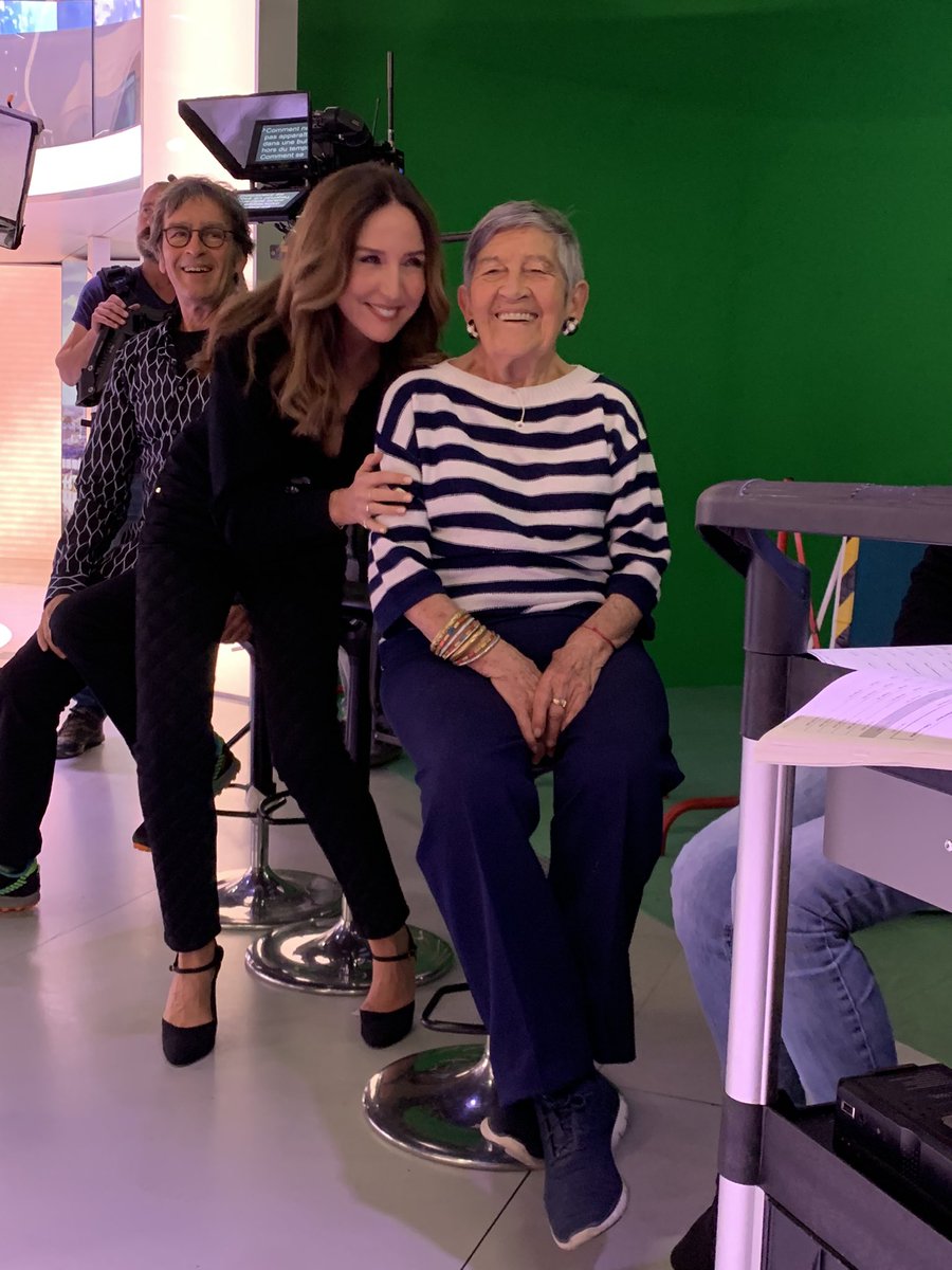 20h30_france2's tweet photo. C’est parti pour l’émission #20h30ledimanche avec #ElsaZylberstein et #GinetteKolinka 💞 #coulisses #france2 https://t.co/zYBzV8jiL7