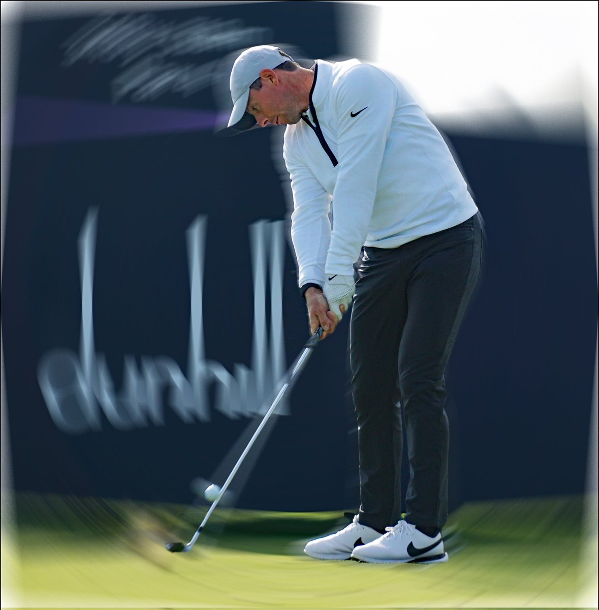 MalcolmFRobert1's tweet photo. Swoosh 🏌️‍♀️ @DPWorldTour @dunhilllinks @McIlroyRory @carnoustiegolf @Nike @nikegolf @GolfPhotograph @BBCSport @SkySportsGolf @RyderCupEurope @PGATOUR https://t.co/FCLcXNk22i