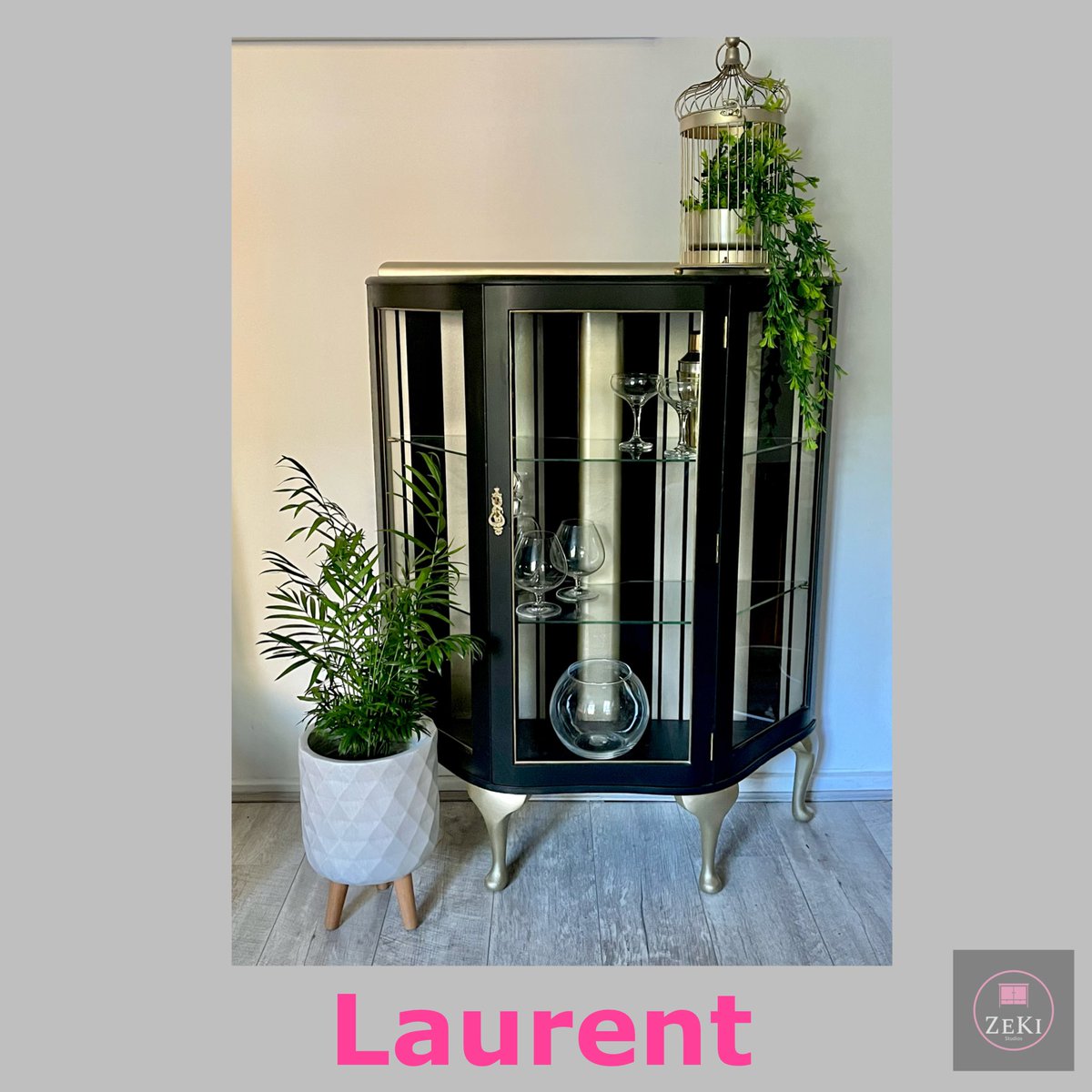 zekistudios's tweet photo. Look at Laurent … vintage drinks cabinet … champagne gold and black … perfect now ready for Christmas … https://t.co/qpgZZbr94C #fabulous #furniture #drinks #cocktails https://t.co/R9k0B7n8Zo