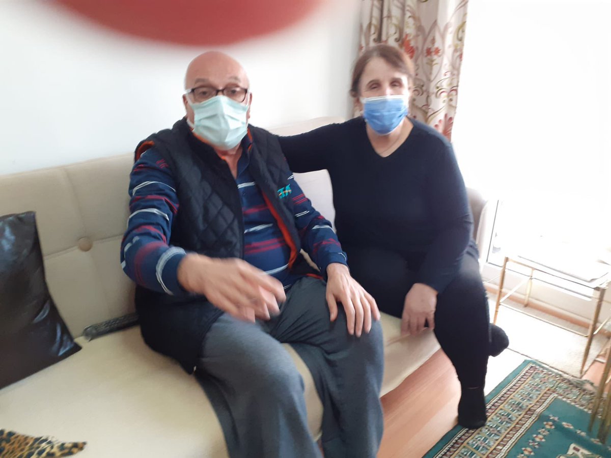 Nevruzelmadag's tweet photo. @akkadinankara @aysekesir @hatice_cakmak_ Yaş almış büyüklerimizin ellerinden öpüyor, bir gün değil her gün onların günleri olsun diye dua ediyoruz.  

1 Ekim Dünya Yaşlılar Günü , kutlu olsun. https://t.co/exUAFAcSys