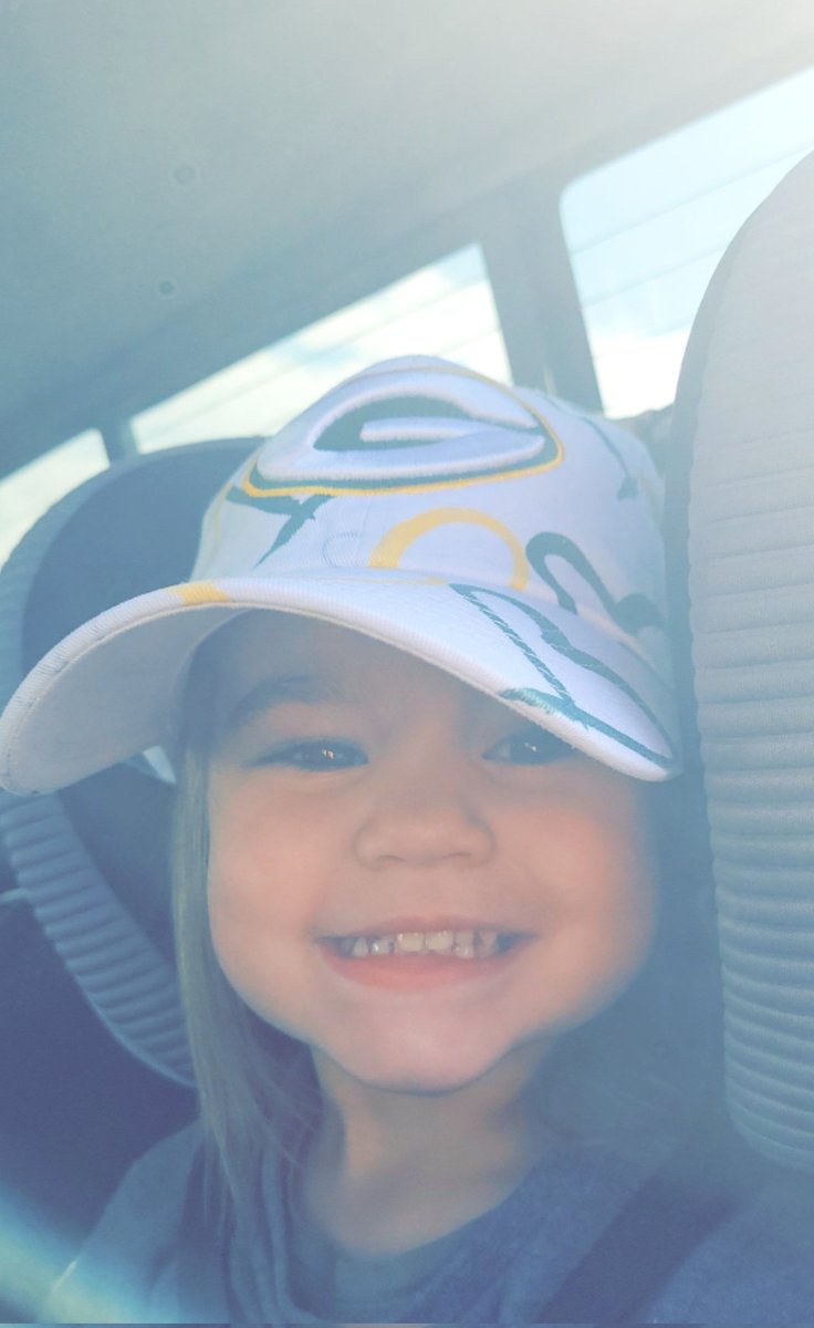 Kyklika's tweet photo. #Packers Game day! #getloudlambeau #GoPackGo https://t.co/Rmoyrw6wIz