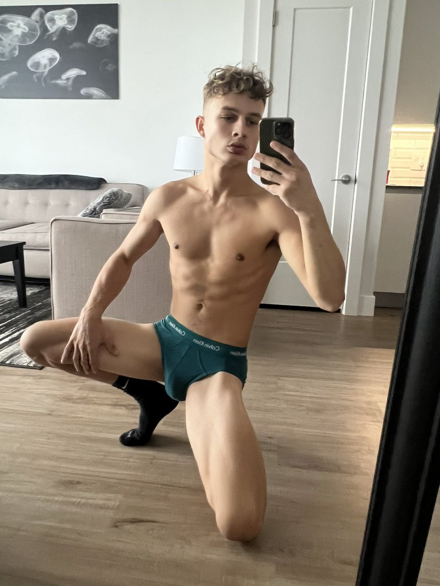 chrissochilly's tweet photo. Can’t wait to workout and play fortnite💪🏽 https://t.co/P9UNr6nQYs