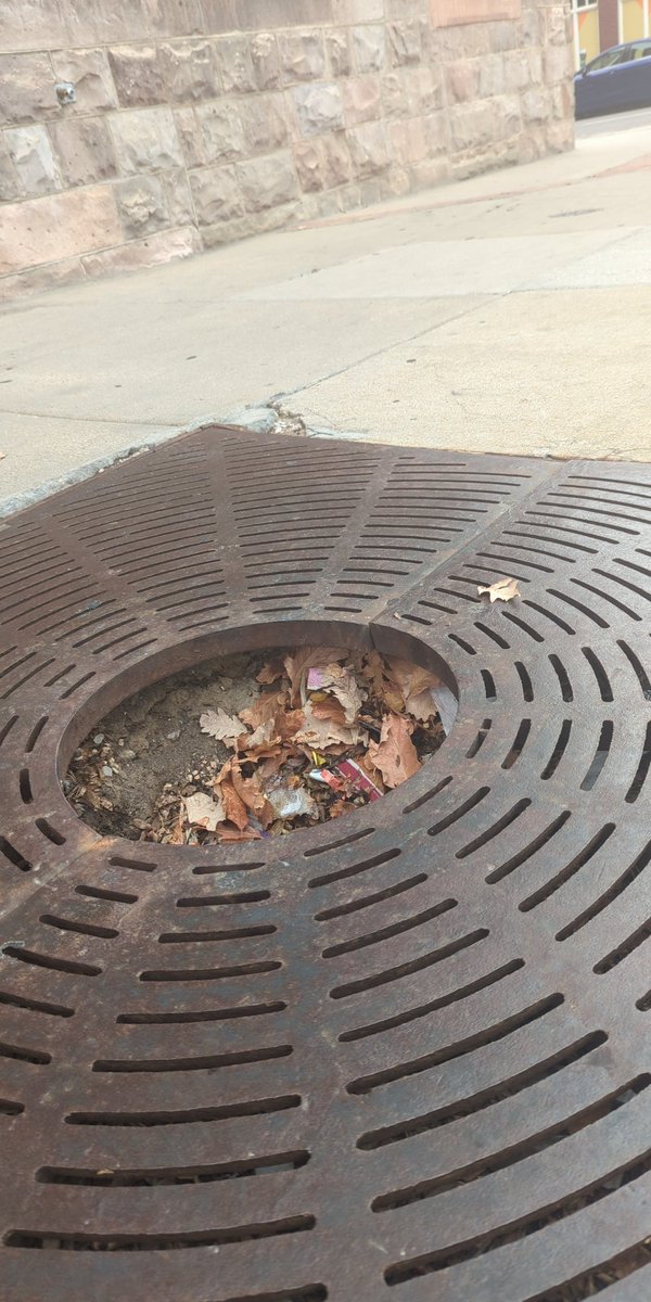 Still_TBD's tweet photo. @DenverMetro how about you do something to cover these damn things? https://t.co/FMI0rcqAqj