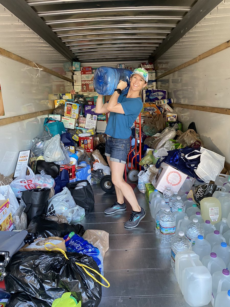 LindsayCrossFL's tweet photo. Thanks for all that donated generously to support victims of Hurricane Ian. This truck is loaded up and on its way south. A special thanks to my neighbor for dropping off items at my house. 🙏🏼
#hurricaneian https://t.co/N3GAacrQW0
