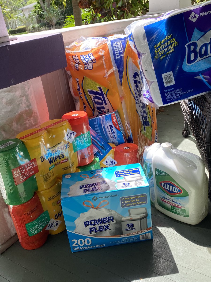 LindsayCrossFL's tweet photo. Thanks for all that donated generously to support victims of Hurricane Ian. This truck is loaded up and on its way south. A special thanks to my neighbor for dropping off items at my house. 🙏🏼
#hurricaneian https://t.co/N3GAacrQW0