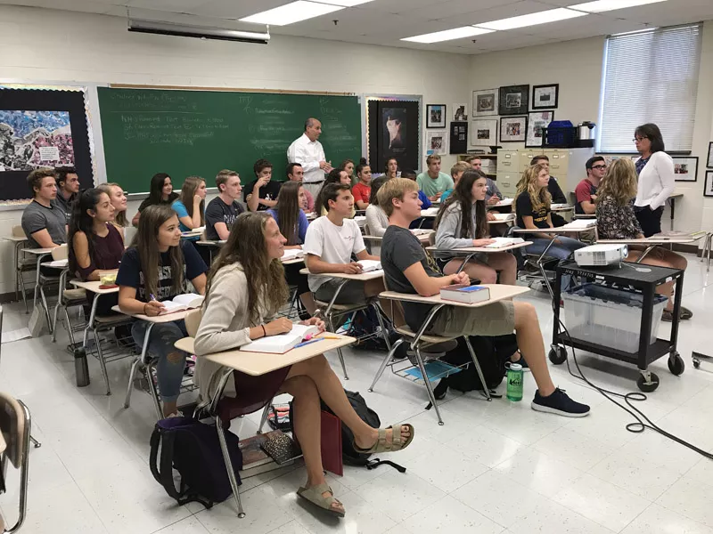 sophiahiggins0's tweet photo. Perennialism is a teacher-centered philosophy that centers on the great works of history, literature, and art. Perennialists believe that these works are just as evident now to students as they were in the past. Here is an example of a classroom! #EDUC200 #01FA22 https://t.co/Jhkprbd80X