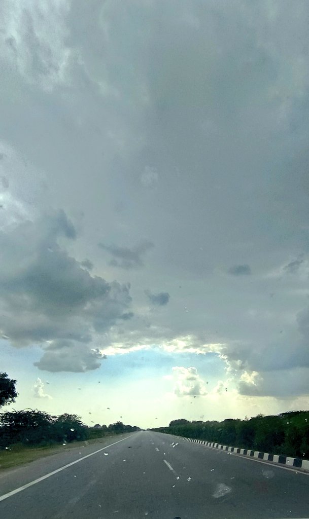 DrGariiMis's tweet photo. #highwayphotography
No wonder why highway drives are called real long drives because they come with beauties... https://t.co/ijNFiKYs7G
