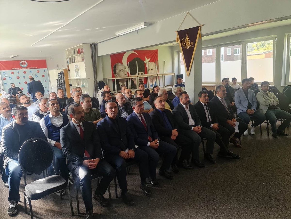 SnTrKDgryL's tweet photo. Türk Federasyon Hamburg derneğimizin 41. Olağan Genel Kurul toplantısında ülküdaşlarımızla birlikte olduk. Yapılan seçimler ile görevi yeniden üstlenen Teşkilat Başkanımız Sayın Şahin Almaoğlu ve yönetimine başarılar diliyorum. Hayırlar getirsin. https://t.co/MVSG5s5iXb
