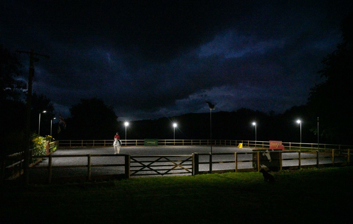 Clippersharp's tweet photo. Night riding just got easier 🐎🌙 The SolarTech Arena 2K Light is the perfect solution to illuminate your outdoor or indoor school! This all-in-one solar floodlighting solution can deliver an impressive 2000 lumens for up to four hours. 💡 

Shop: https://t.co/cJ4bMD2tAi https://t.co/KmBqIofH6R