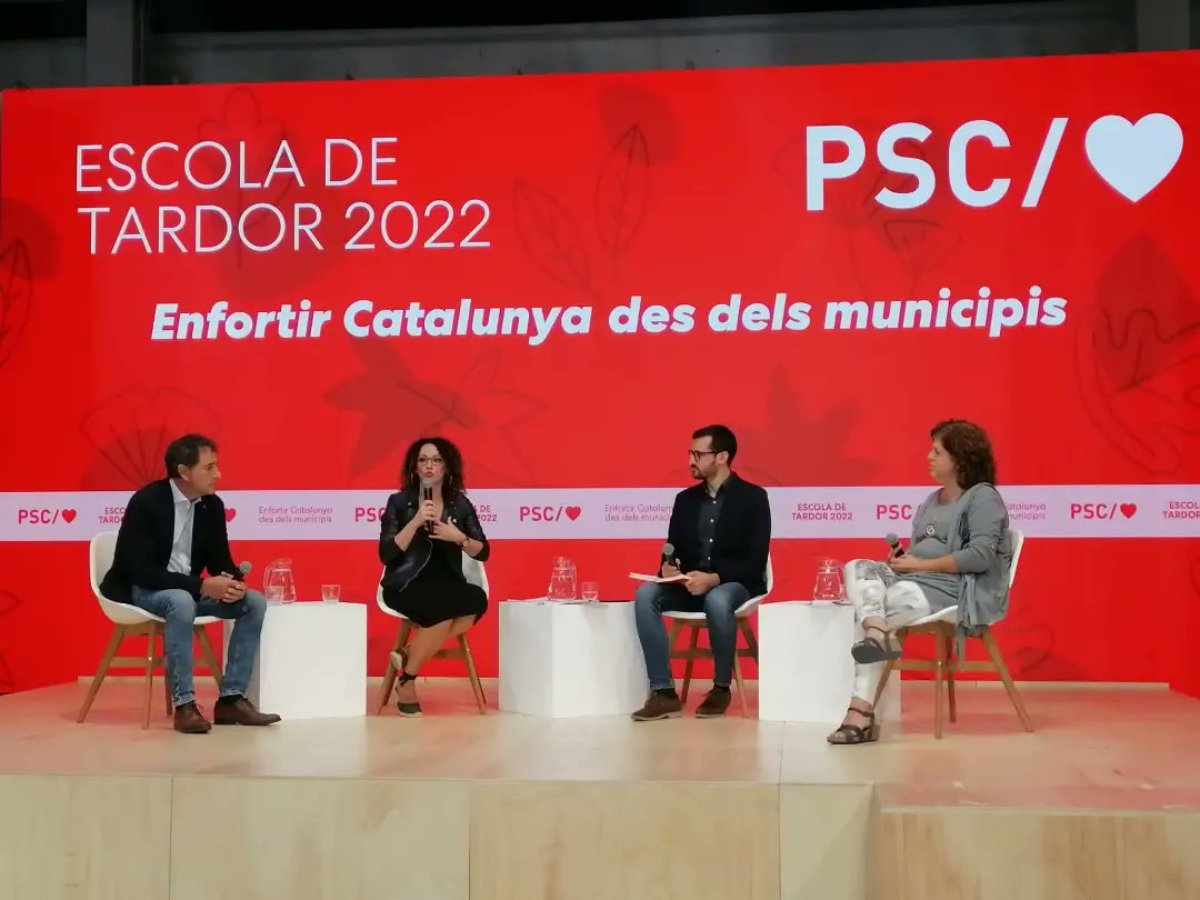 PSCRIPOLLET's tweet photo. 🙌🏻Avui hem estat a la XXXI Trobada de @RipolletGegants.
🔴Ahir vam assistir a la segona jornada de l'Escola de Tardor dels @socialistes_cat.
#ripollet
#pscripollet
#sompsc https://t.co/KNeB4DwwAS