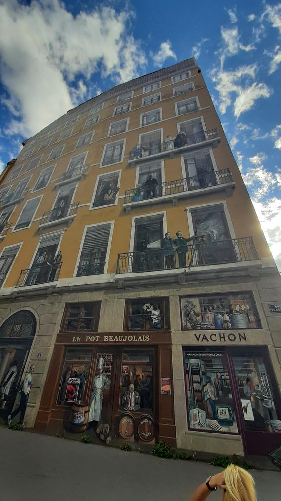 LarrocheC's tweet photo. Super course, super parcours dans cette si jolie ville de Lyon ! Merci @OrangePassionF pour les dossards ! #orangepassion #orangerunning #orange https://t.co/Gj3xcQXdxO