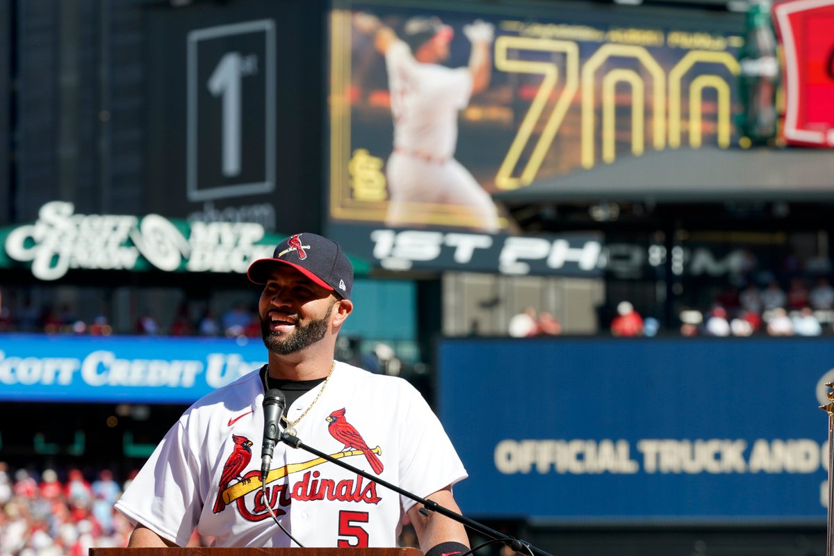 MLB's tweet photo. One last regular season home game for Albert and Yadi. 👏 https://t.co/JJNsGAcaF1