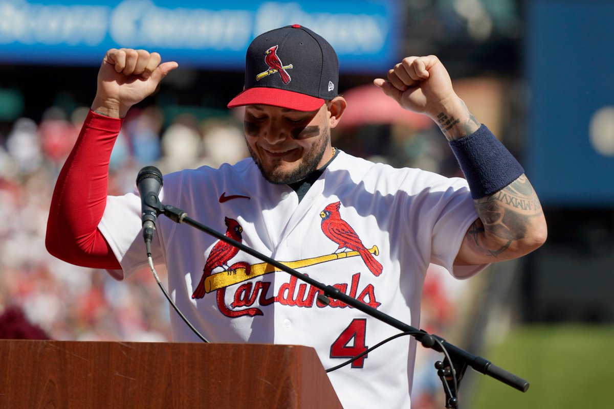 One last regular season home game for Albert and Yadi. 👏