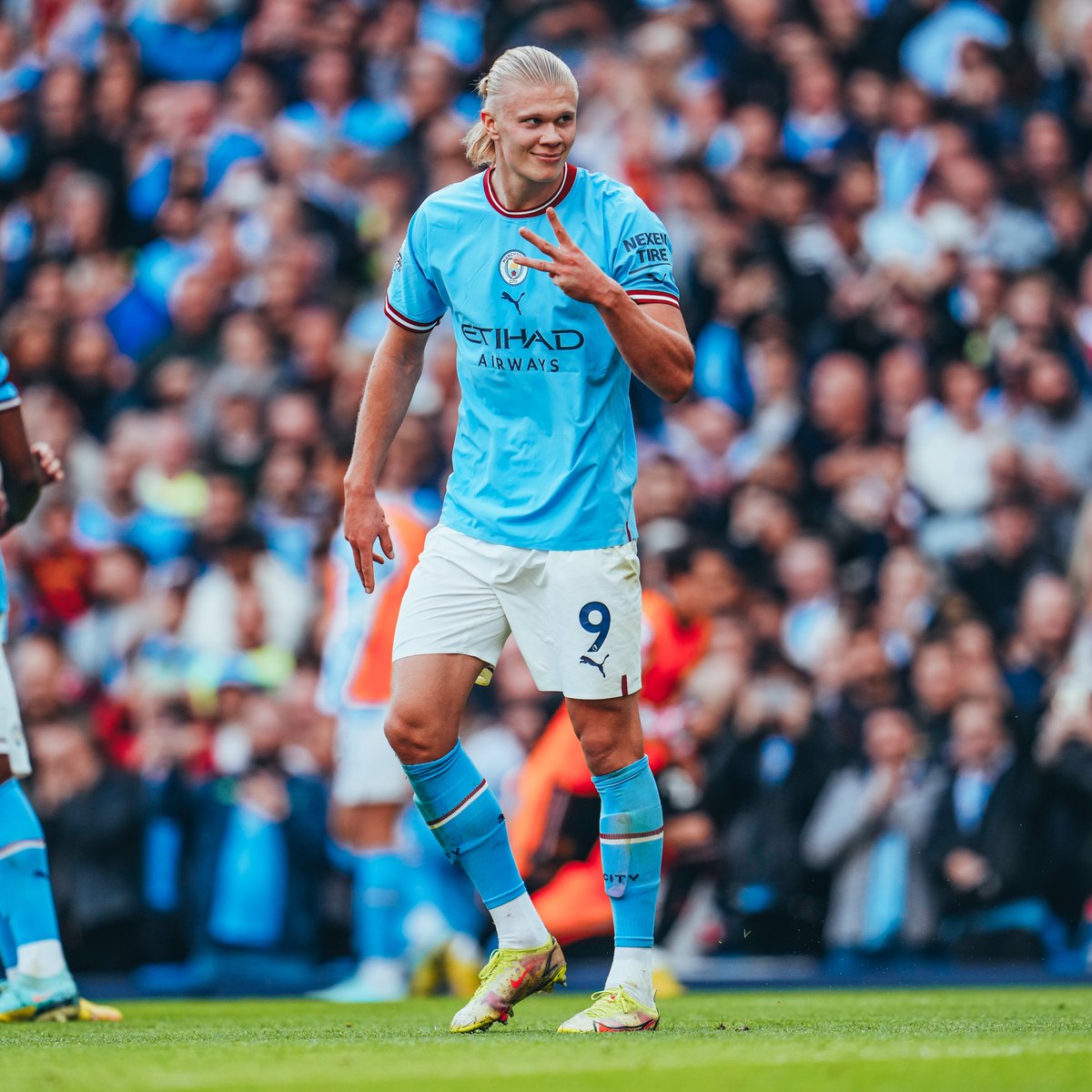 ManCity's tweet photo. List of players who have scored @premierleague hat-tricks in three consecutive home matches:

- Erling Haaland 💫

#ManCity https://t.co/4Lujzkq7OB