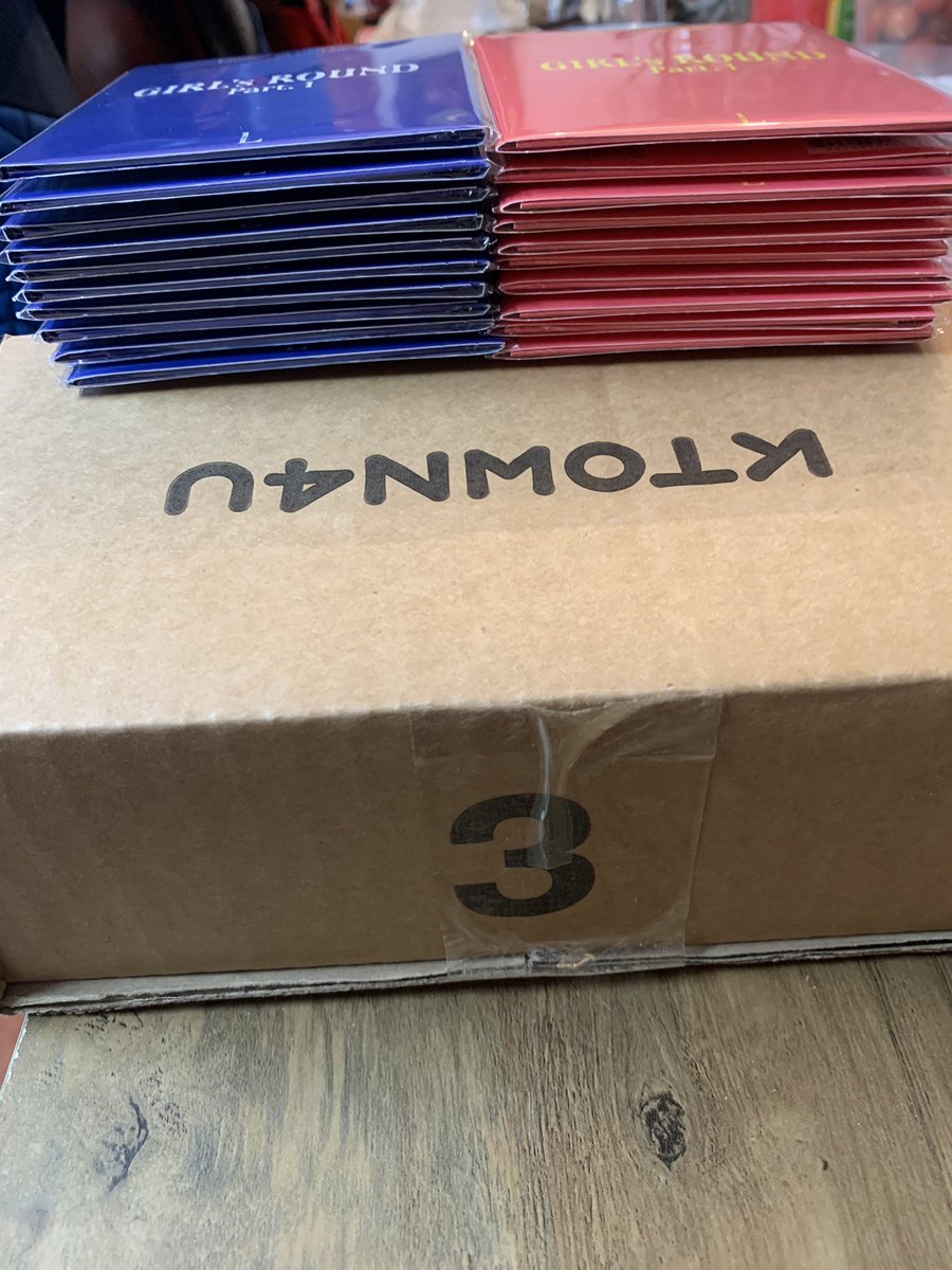 warriornopi83's tweet photo. Nice surprise in front of door after my trip to New York City. More albums to add to collection. #Lapillus #Gratata #Haeun #Chanty #Shana #Seowon #Bessie #Yue #GirlsRoundPart1 #Lapillus1stMiniAlbum https://t.co/87uJKC5zSc