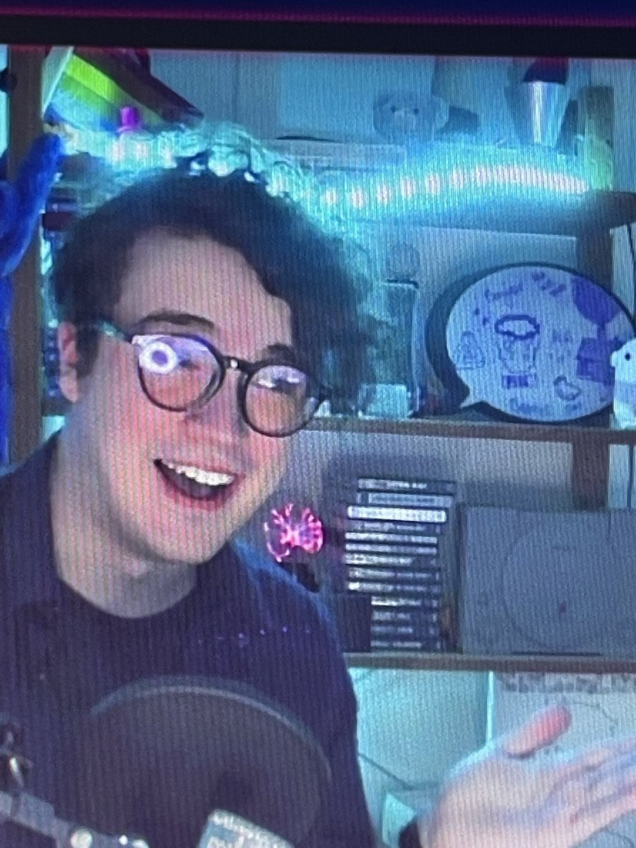 foggsiee's tweet photo. PH MY GODD???? DREAM FACE REVEALED???? ITS ACTUALLY @TobyLooksLike ??? https://t.co/dlXIyNDBIb