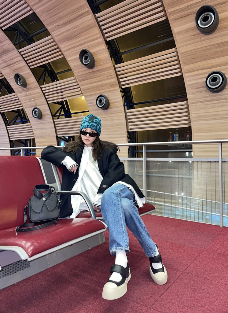 krungy21's tweet photo. Good bye 😭👋🏻🇫🇷 Paris 🔜 Seoul https://t.co/hFJtSmQCKu