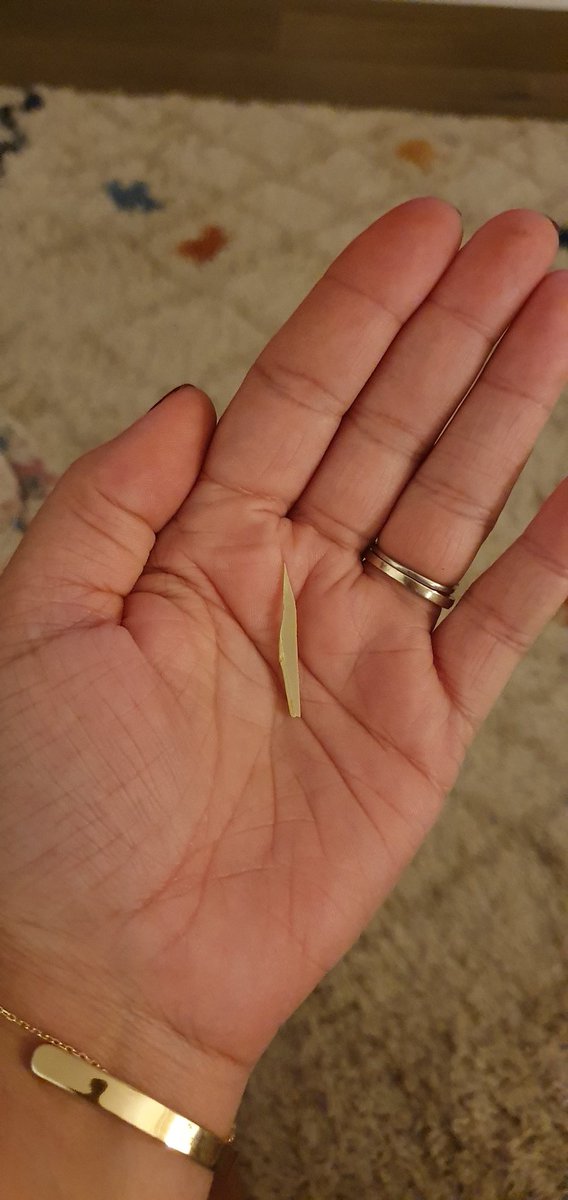 JadeCatherine3's tweet photo. @Tesco any idea why this piece of plastic was in my curry? 🤔 My husband nearly choked on it. I've checked the trays our curry and rice came in and it's definitely not from them... https://t.co/yupwfqKSsN