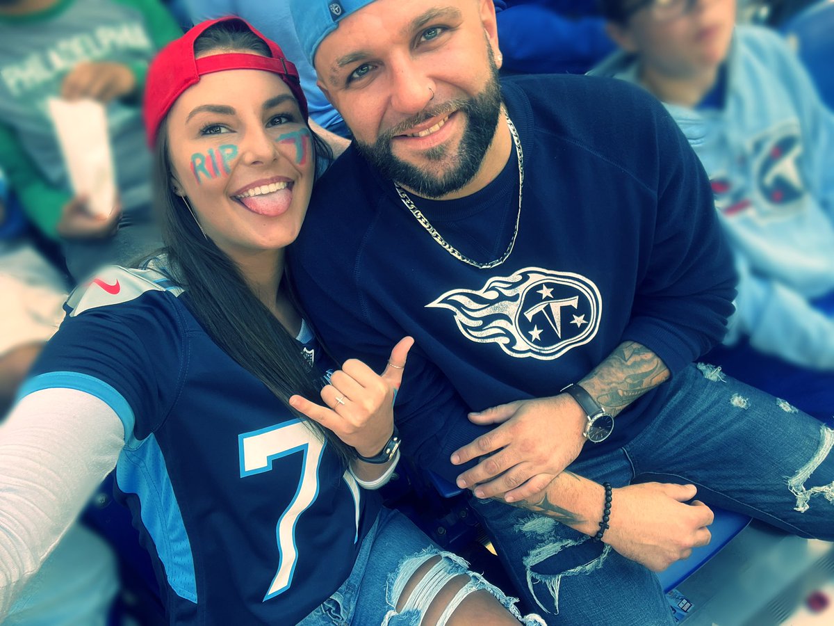 EricPressley's tweet photo. In Indy repping the boys with the RIP 77 face paint. Big hugs, tiny kisses. #RIP77
@TaylorLewan77 @willcompton @BussinWTB https://t.co/zC3aeEMy7p