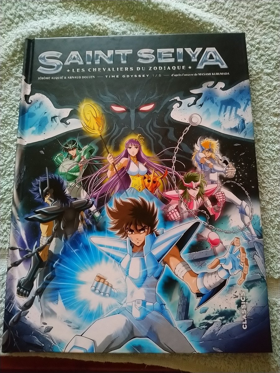 MLarbiche56's tweet photo. Ahhhhhhhh, depuis le temps que je m'attendais. Enfin ❤️❤️❤️❤️❤️elle est vraiment magnifique 💕 💕 💕 💕 cette bd. Merci à vous deux pour votre travail. #jeromealquie et #arnauddollen #saintseiya #TimeOdyssey #BD #éditionkana #kurumada #KnightsOfTheZodiac #cdz https://t.co/08ygPLTAlw