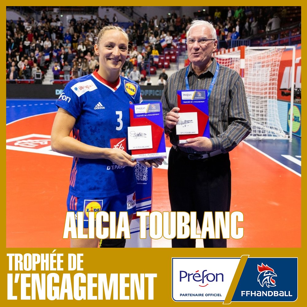 Prefon_Asso's tweet photo. 🏆 Vous avez élu Alicia Toublanc comme joueuse la plus engagée sur le terrain ce soir. Elle reçoit le Trophée de l’Engagement décerné par Préfon. Bravo Alicia !
#PrefonHand #TrophéeDeLengagement #Handball #Engagement @ffhandball https://t.co/RQQosr4ObN