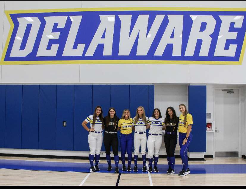 elliemulligan17's tweet photo. Thank you @CoachJenSteele @AndradeN23 @CoachBellisari for an amazing official visit!!! I had so much fun, and loved every minute with the team. Ready to call this place home soon. 💙💛 https://t.co/F4p5EzRH5K