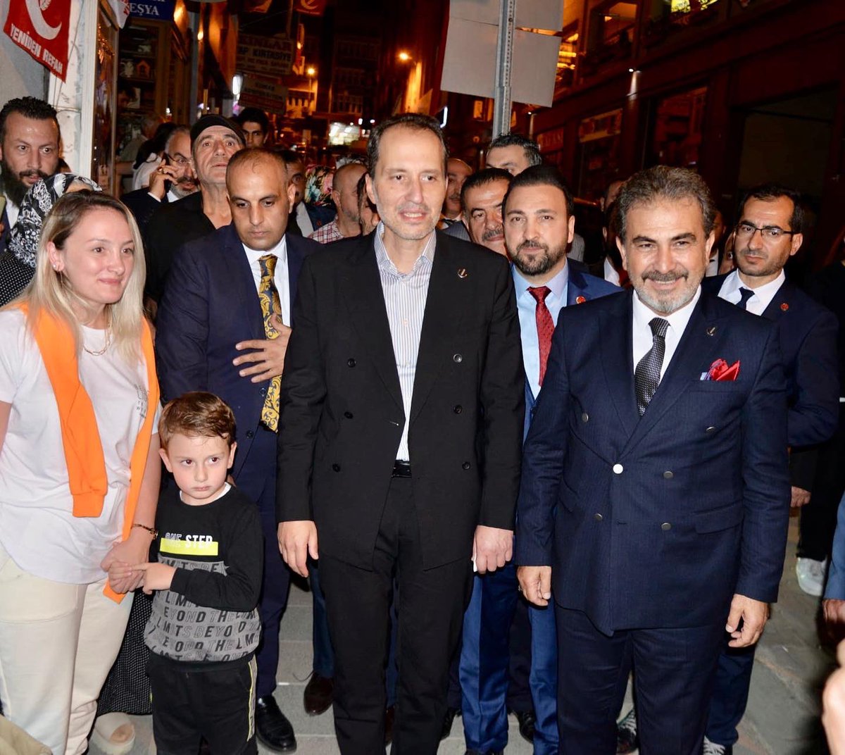 rprefahpartisi's tweet photo. Söz veriyoruz; milletimizin yüzünü güldüreceğiz! https://t.co/dtdLwz44m7