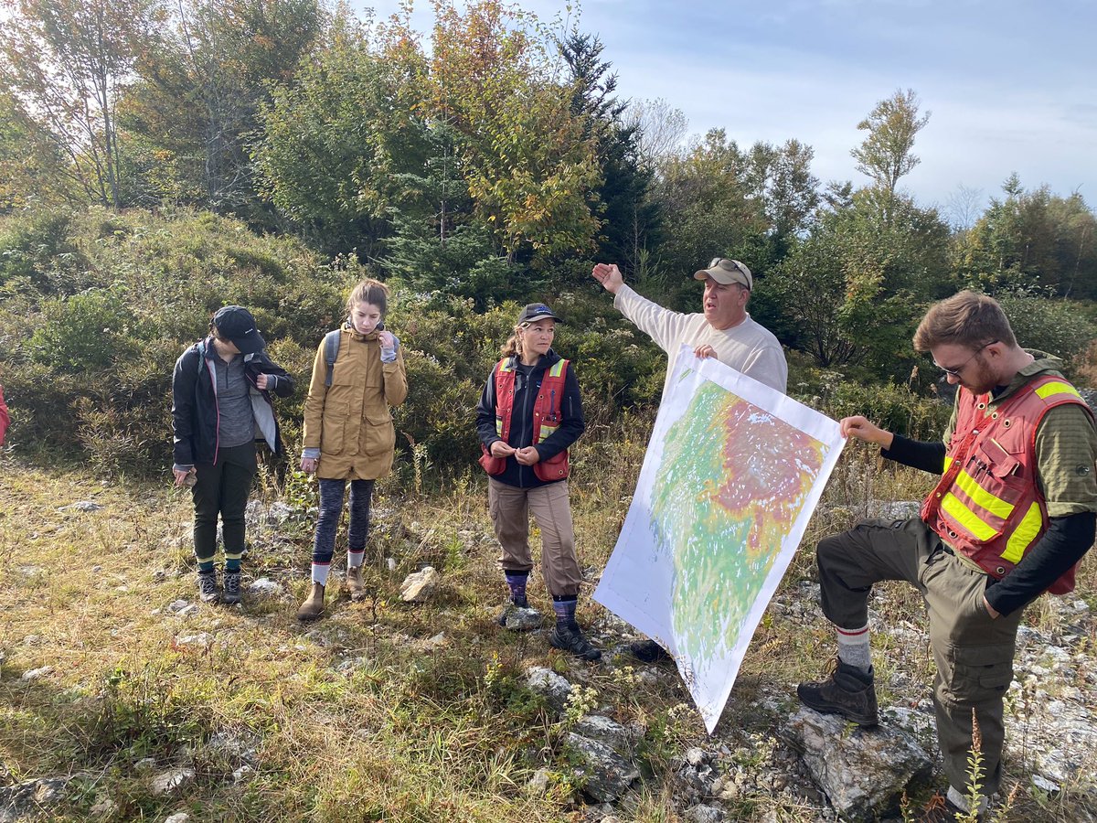 Roger_Paulen's tweet photo. An impromptu opportunity to participate in a St. FX Earth Science field trip, with @darchibald12 &amp; @CelCunningham. This included a half day visit to a spodumene (lithium) pegmatite outcrop, and discussions how to explore for these critical minerals in glaciated terrain. @GSC_CGC https://t.co/1LEOGjBSFX