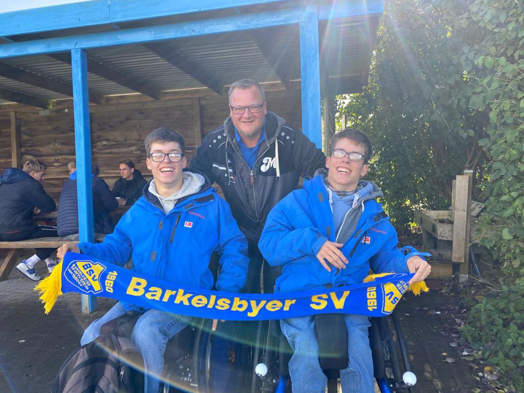 rollenderhsvfan's tweet photo. Verbandsliga Nord: Barkelsbyer SV gegen FSG Ostseeküste (1:4)
#fussball #verbandsliga #verbandsliganord #barkelsbyersv #barkelsby #fsgostseeküste #sonntag #wochenende #naturrasen #fanschal #neuerground #groundhopper #groundhopperapp #futbology #bilder #fotos #rasenplatz https://t.co/F2JVo0D9Z0