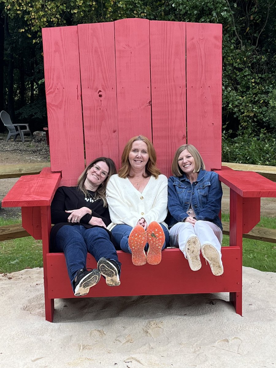 murilloSES's tweet photo. A great weekend with good friends who humored me with my crazy plans.  Oktoberfest fun, a treehouse, and a paranormal investigation where we got to hold the EMF readers!!  Many laughs and great memories I will cherish. https://t.co/GdFa6Ivsv1