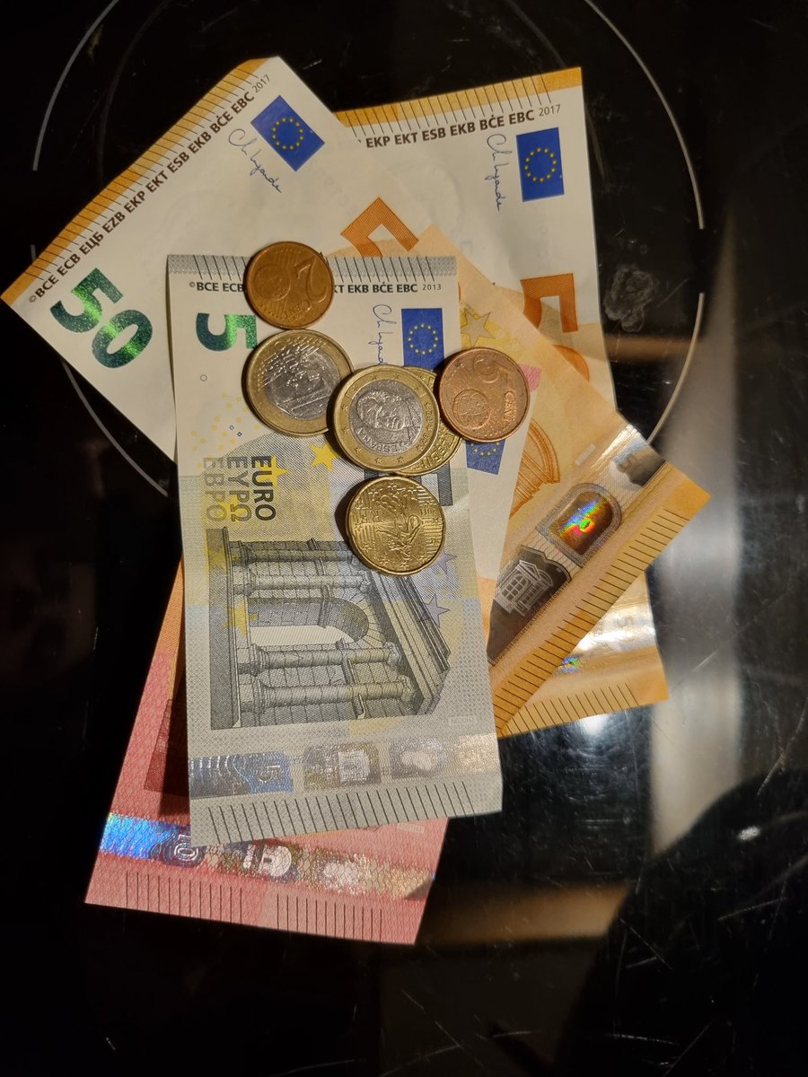 lostinGermany4's tweet photo. #IchBinArmutsbetroffen Das sind €117,74 -  Das was mir für Oktober für Lebensmittel zur Verfügung steht! Ich habe 37 Jahre Steuern und Sozialabgaben gezahlt, einen Sohn großgezogen und das ist die Anerkennung für einen Rentner...
Ich kann mich jetzt entscheiden zahle ich den https://t.co/y3aVBeuVZw