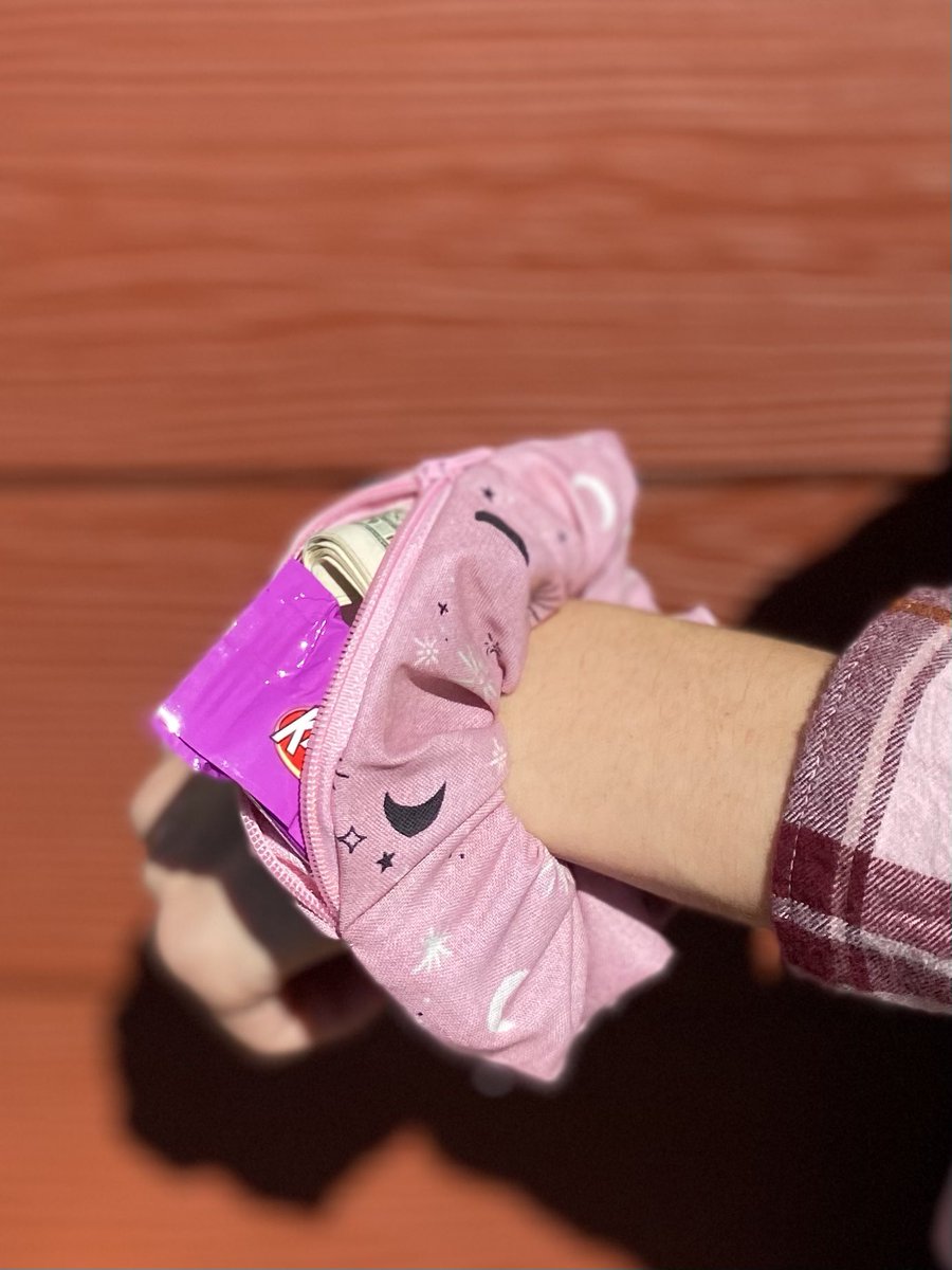 ScrunchieShop's tweet photo. Got a Secret? 🤫 Let us keep it! All new Halloween Secret Scrunchies are available to shop now at: https://t.co/SrqxPq6SjI

#scrunchieshop #secretscrunchie #zipperscrunchie #pocketscrunchie #pouchscrunchie #oregon #pnw #halloween #spookyseason #spooky #dreamfacereveal https://t.co/oUQMj5FYyX