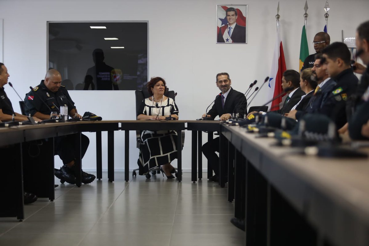 govpara's tweet photo. A desembargadora conheceu as instalações  e reuniu com os representantes dos órgãos de segurança do Estado para acompanhar o andamento da Operação. https://t.co/g9NnKk7iVB
