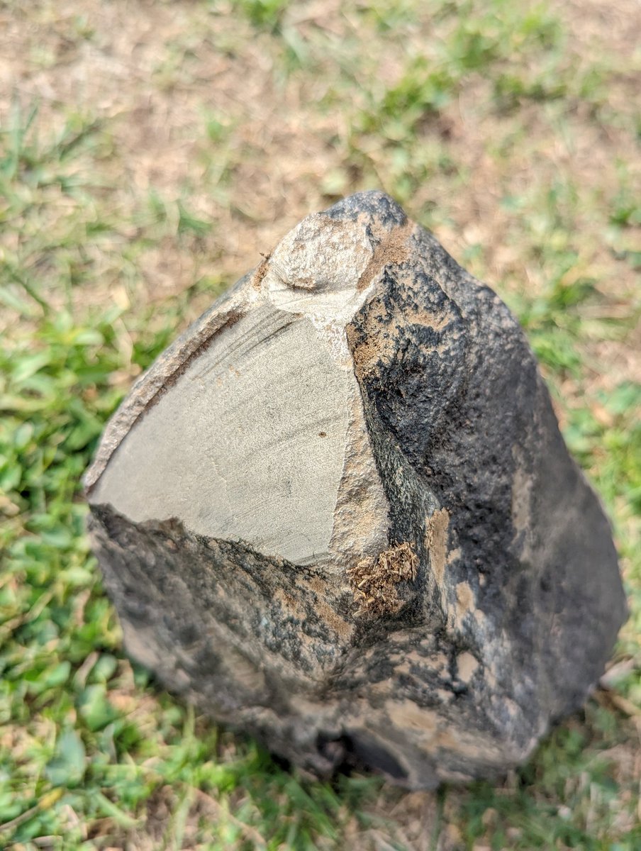 ProdigyNoScope's tweet image. So have had this for years and always been curious anyone know a lot about #space ? could this possibly be a  #meteorite it is almost 30 pounds and barley magnetic