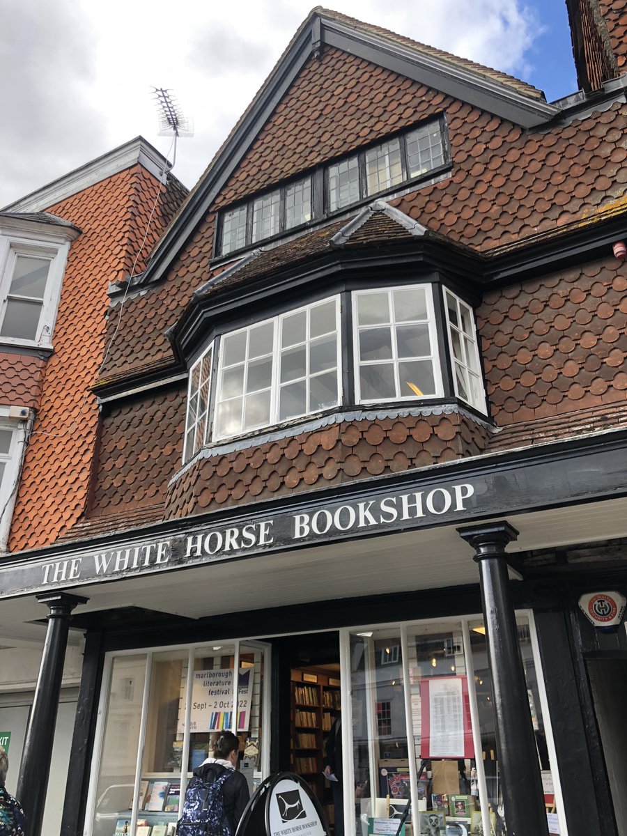 taylorhannah77's tweet photo. Marlborough is such a beautiful market town - the perfect place for a lit fest! Sadly the festival weekend is over now for this year, but @PamAyres will be along on 28/10! Thanks again for having me @MarlbLitFest and see you next year! 👋📚♥️ #MLF22 https://t.co/JJprrwCQHI