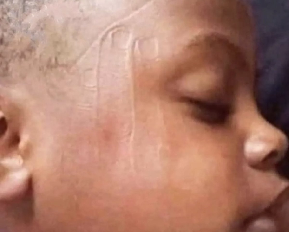 سـاخر tweet media